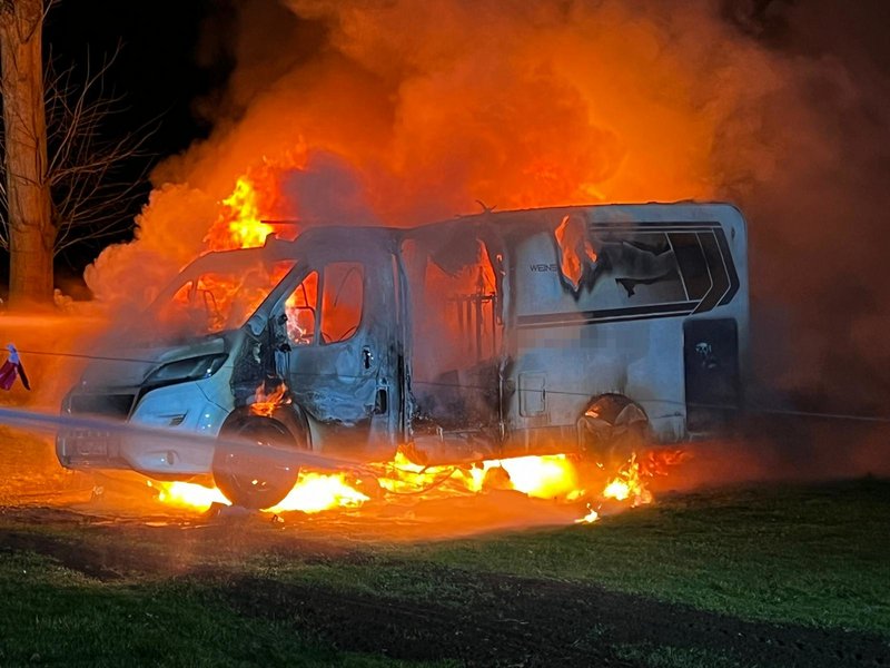 Wohmobil in Vollbrand