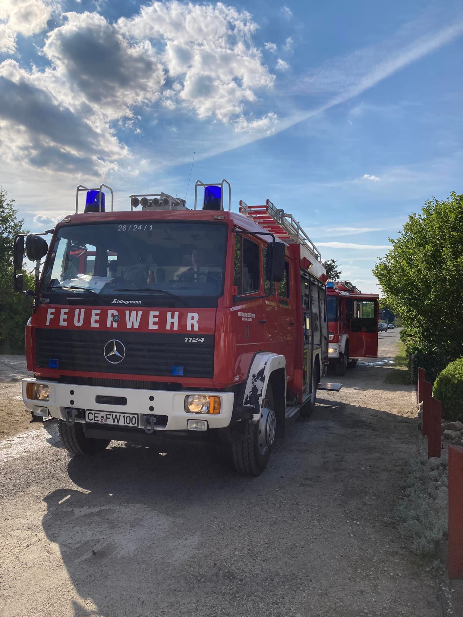 Aufstellung der Feuerwehrfahrzeuge